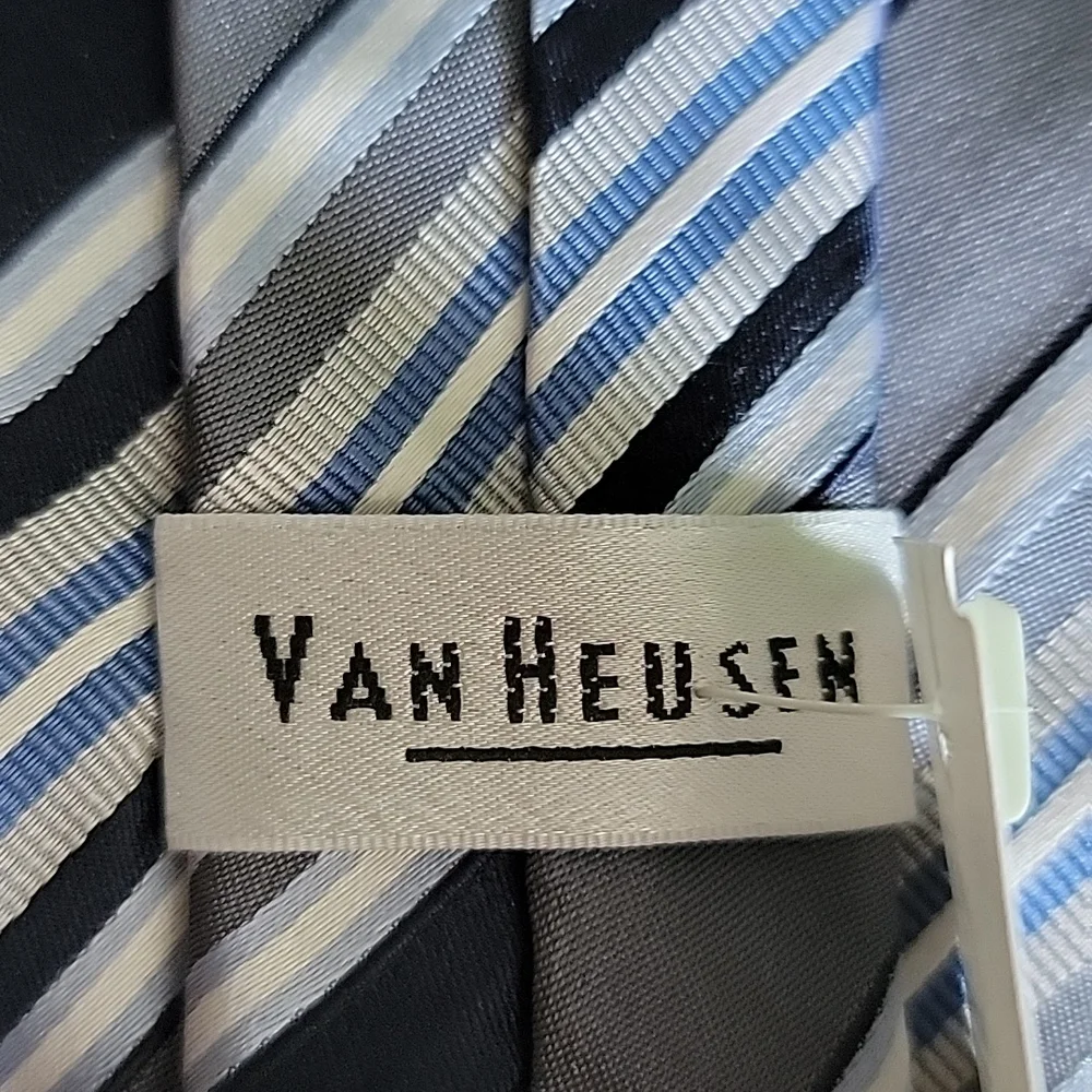 VAN Heusen Boys clip on 👔 Neck Tie BLUE & GRAY stain resistant